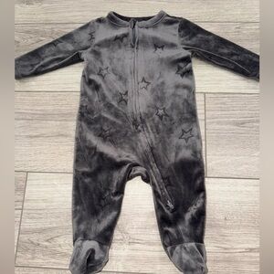 OLD NAVY Gray Star Patterned Velvet Kids One Piece Sleeper Pajama